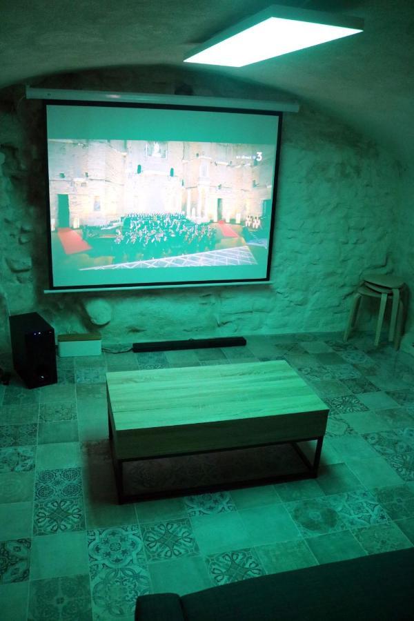 Maison 2 Chambres 100M Du Theatre Antique Avec Salle Cinema أُرانْجْ المظهر الخارجي الصورة